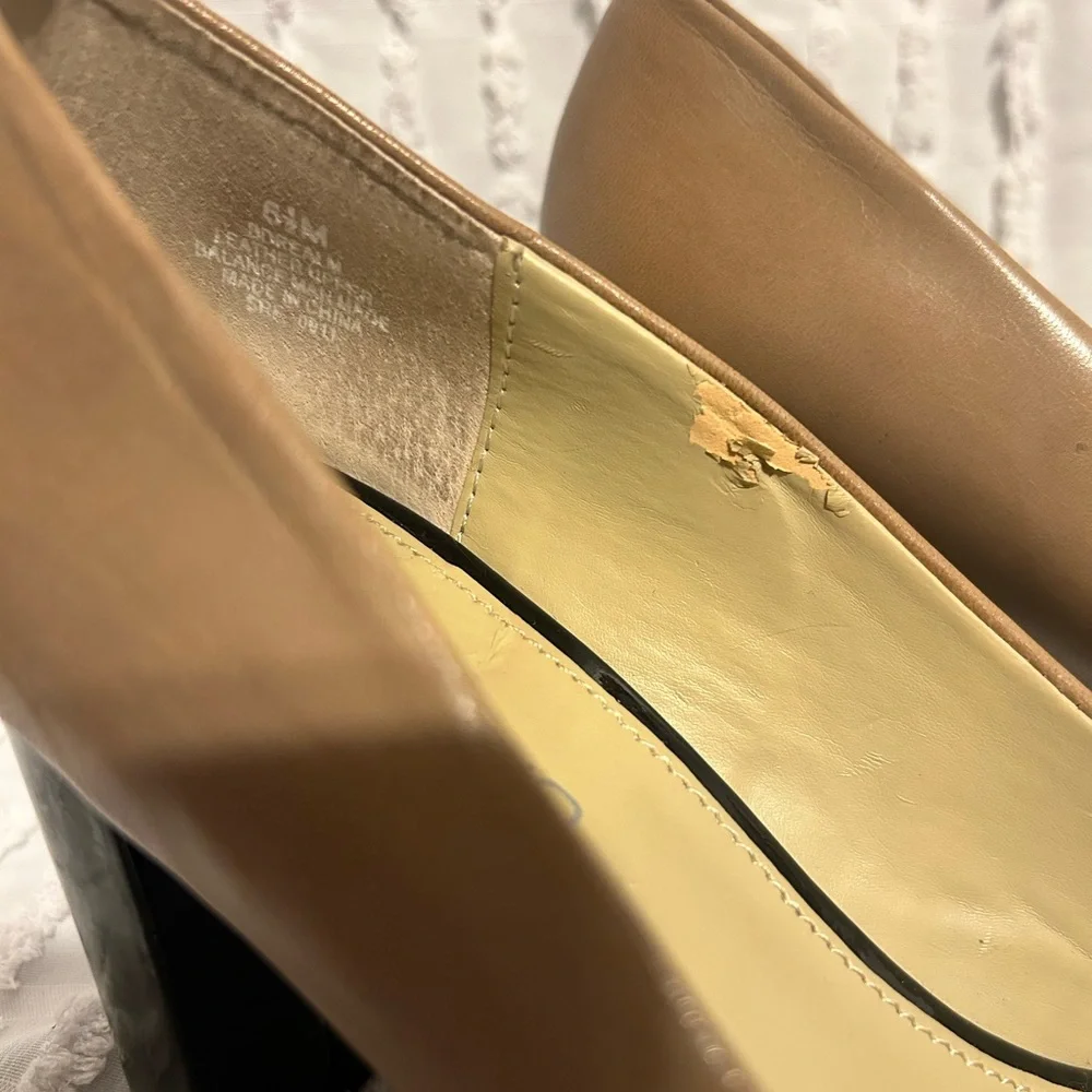 Bandolino Size 6.5M Tan Leather Peep Toe Block Heel Pumps‎